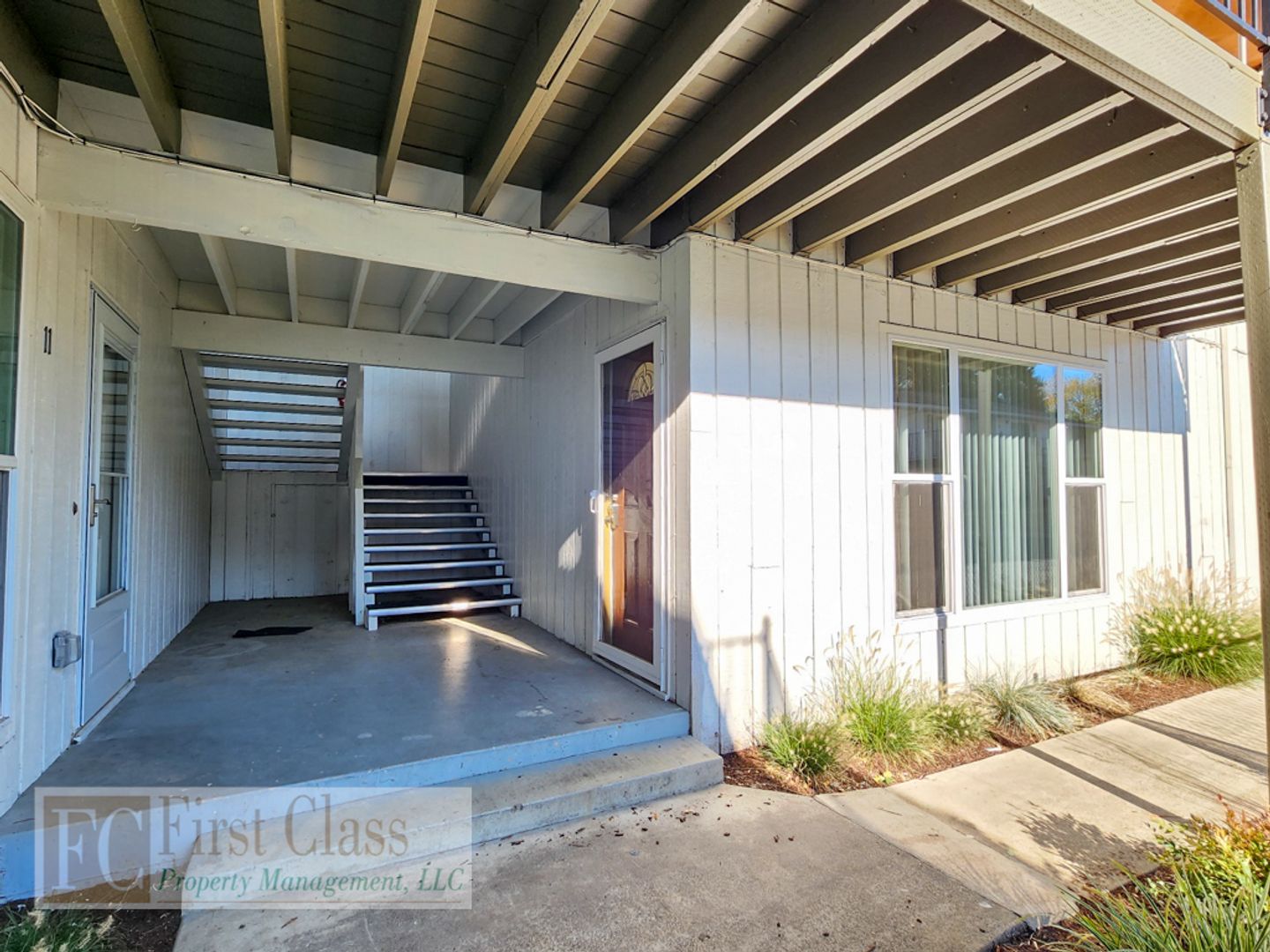 *PORTLAND Apartment: 8860 SW CASHMUR LN