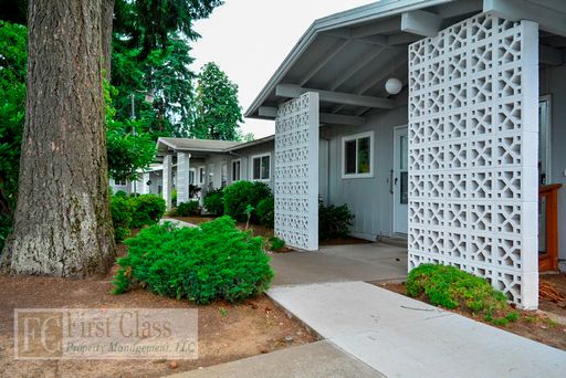 Claireview Cottages - Off Street Parking - Fenced Yard - Mature Landscape – photo 1