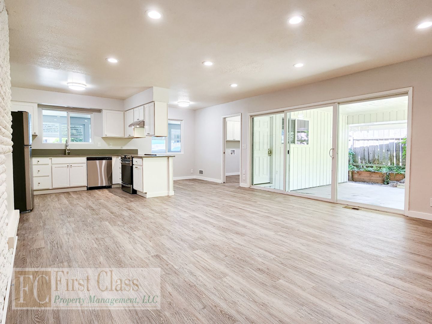 PORTLAND Apartment: 8860 SW CASHMUR LN
