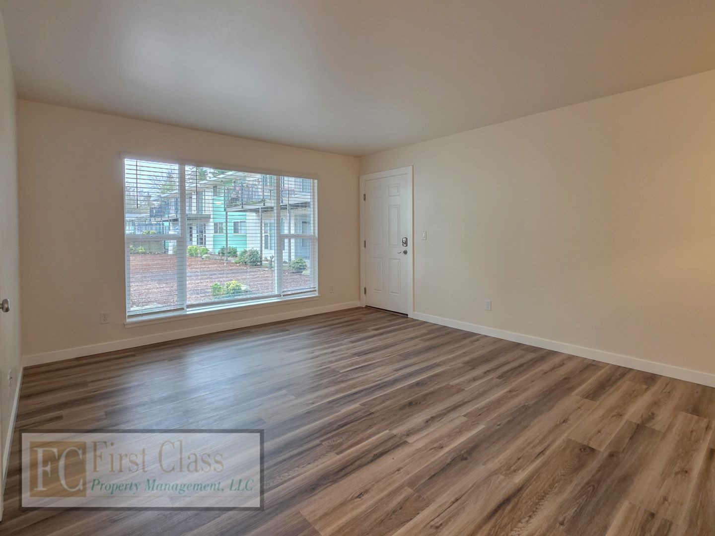 PORTLAND Apartment: 8860 SW CASHMUR LN