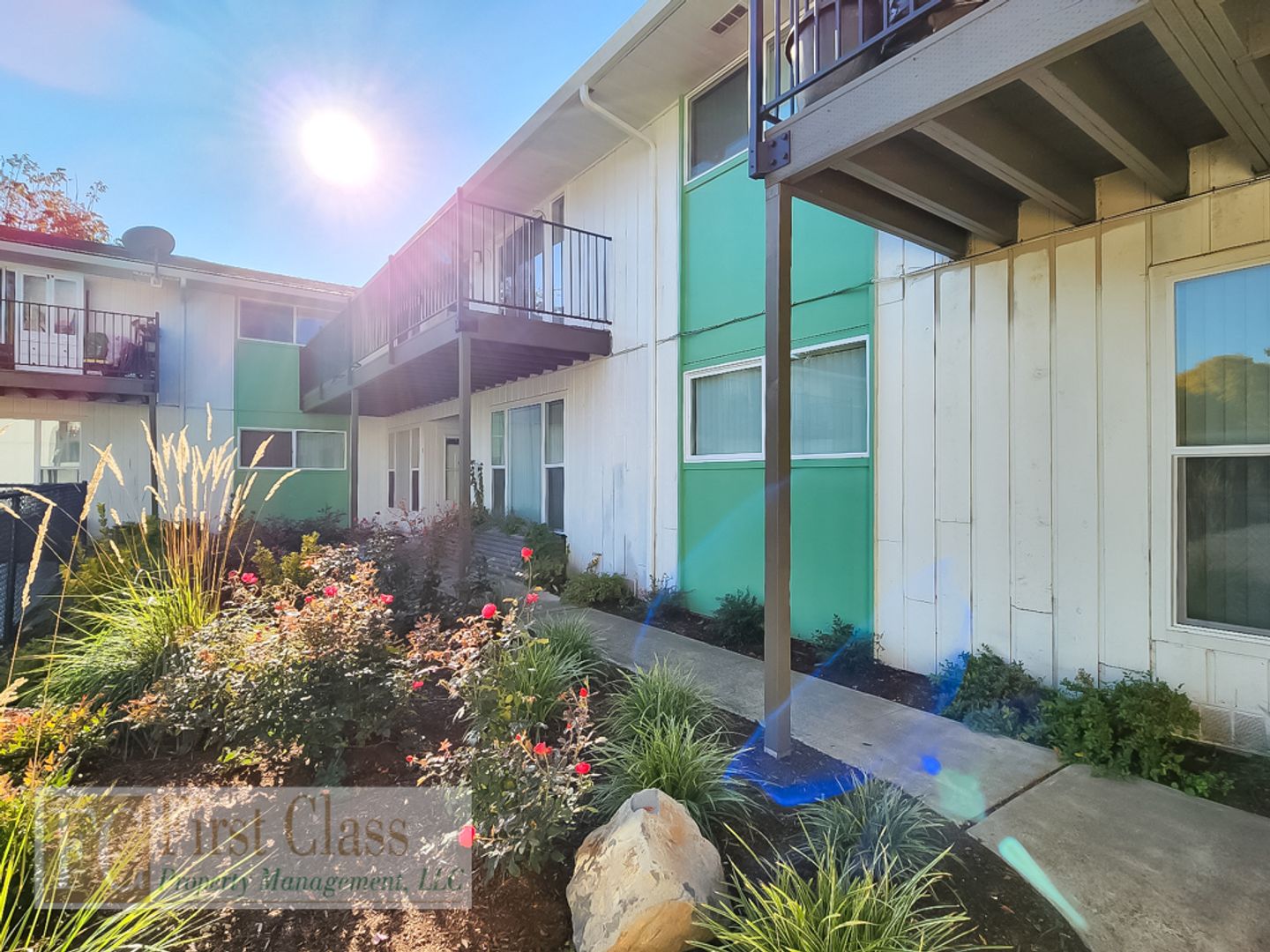 *PORTLAND Apartment: 8860 SW CASHMUR LN