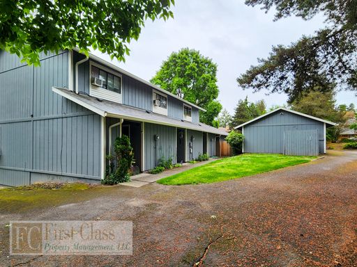 Rock Creek Area: Spacious 3 bed, 2 bath & Single Level - Garage - Laundry Hookup - Fenced Yard! – photo 1