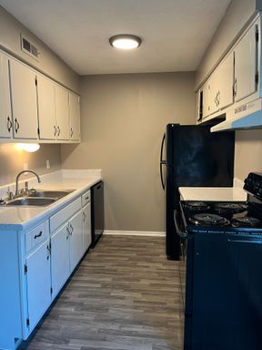 2 Bed 1 Bath Rental at 5613 S Quaker, Unit C, Tulsa, OK – photo 1