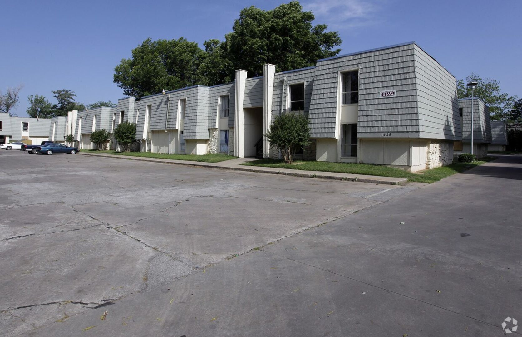 Tulsa Apartment: 1425 E 62nd ST