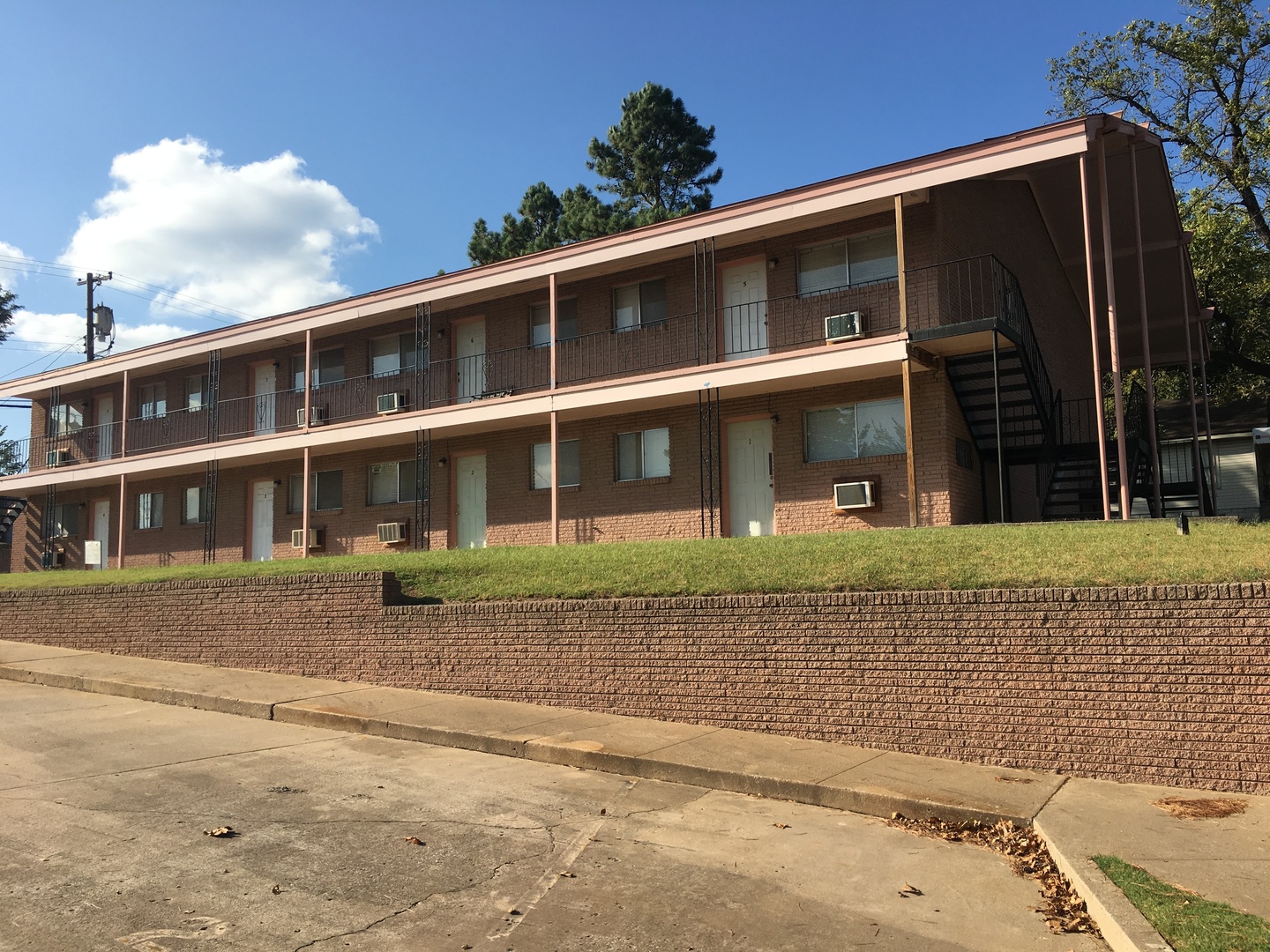 Sand Springs Apartment: 500 N Garfield