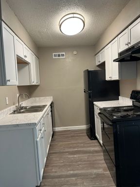 2 Bed 1 Bath Rental at 5626 S Peoria, Unit B, Tulsa, OK – photo 1