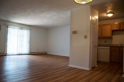 2 Bedroom Upper Floor Includes Heat & Hot Water – photo 1