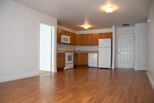 Courtyard 2 Bdrm/2 Bath, 2nd Floor – photo 1