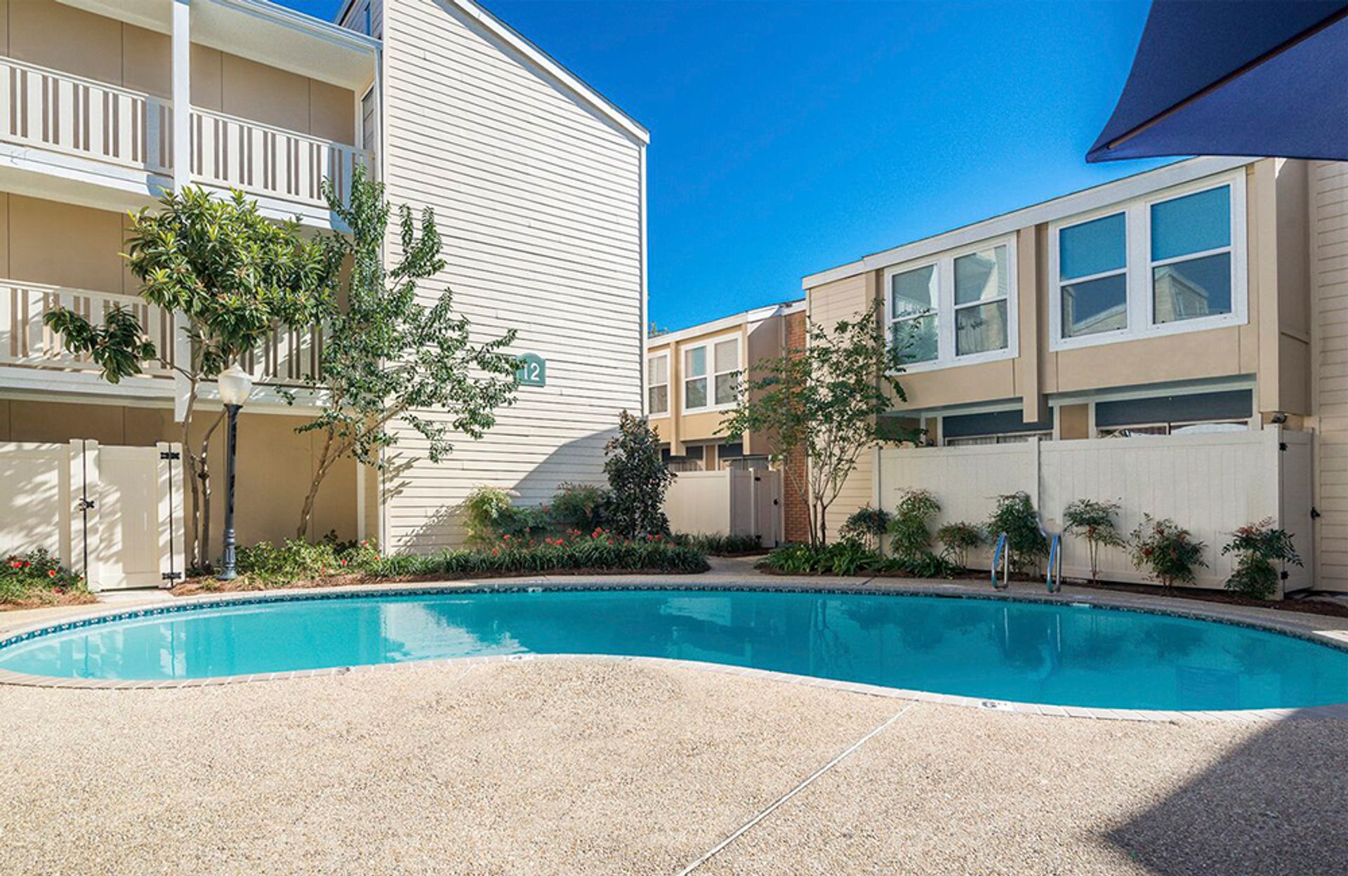 METAIRIE Apartment: 3912 S. I-10 SERVICE ROAD