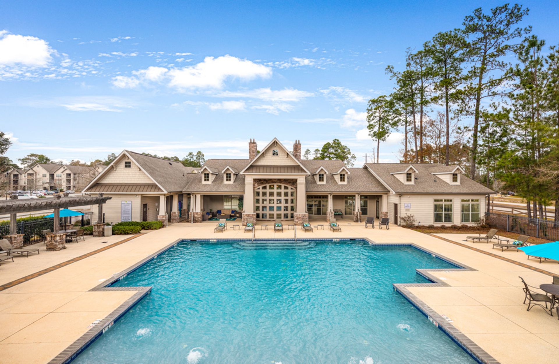 Covington Apartment: 1842 Ochsner Blvd