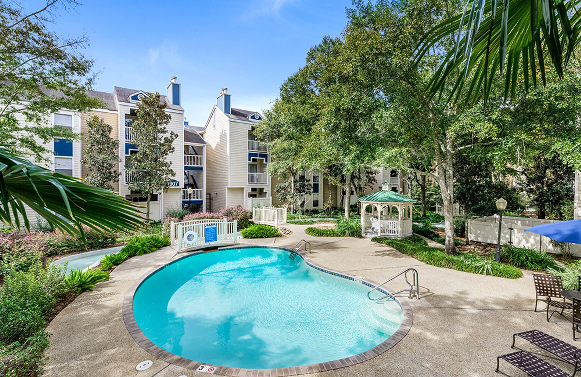 RIVER RIDGE Apartment: 5757 Hickory Creek Road