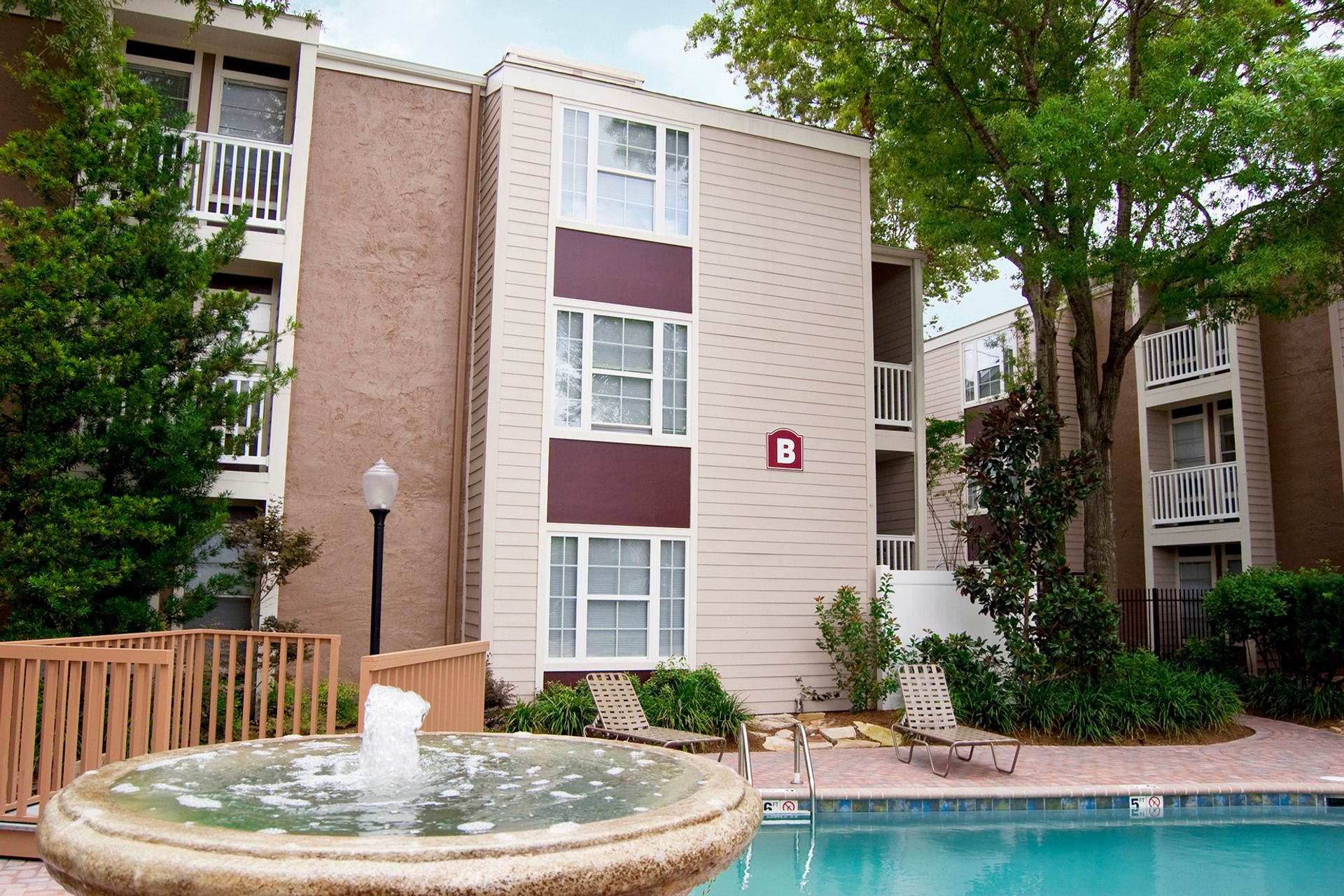 METAIRIE Apartment: 3901 N-I10 SERVICE ROAD