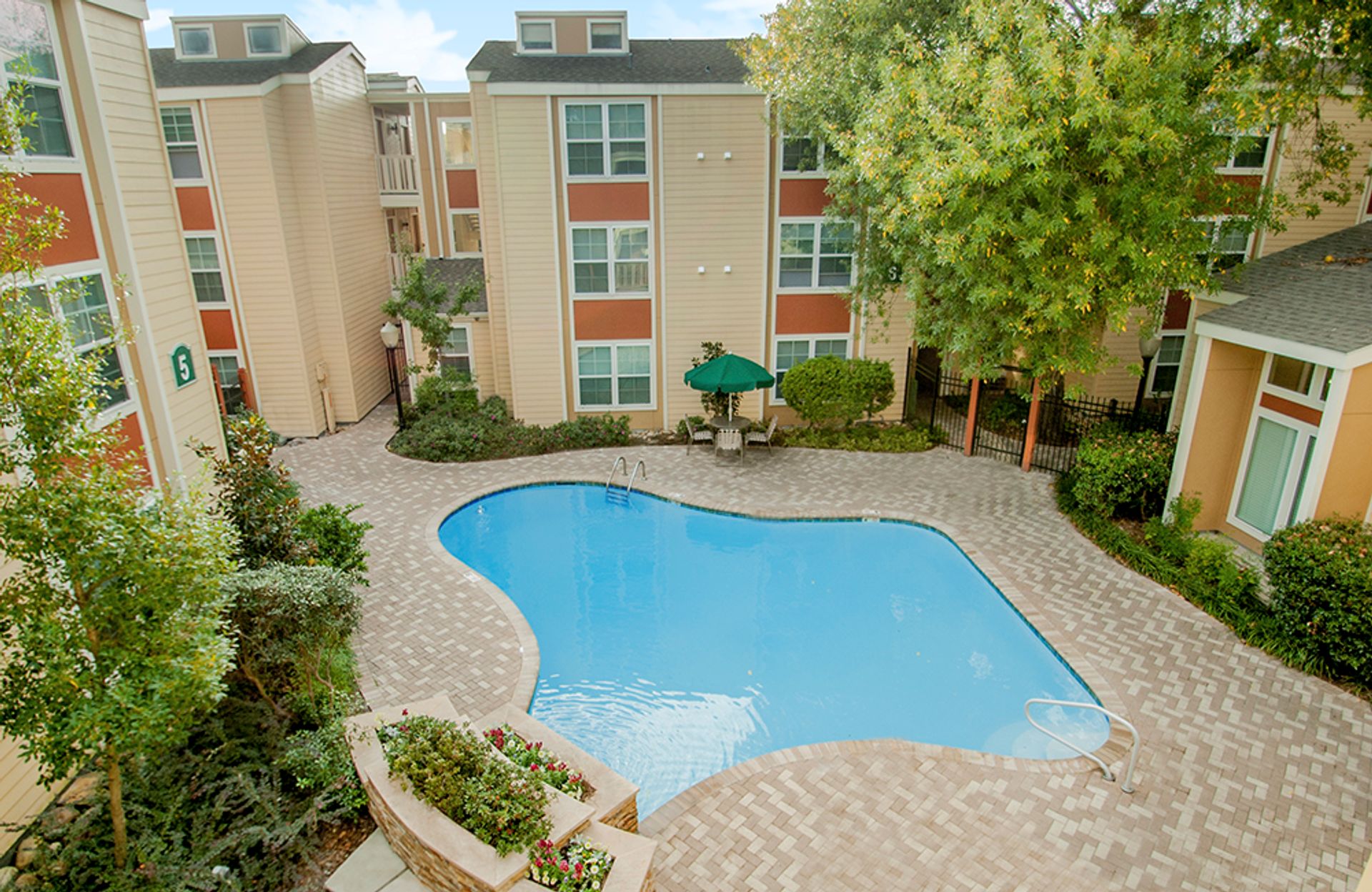 METAIRIE Apartment: 2401 HOUMA BLVD