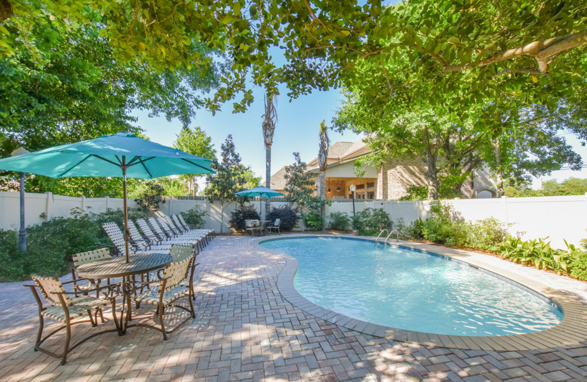 METAIRIE Apartment: 2912 METAIRIE COURT