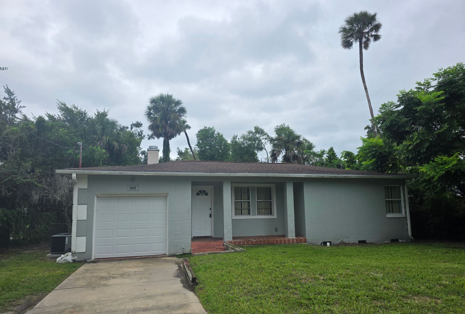 Daytona Beach House: 1064 Madison Ave