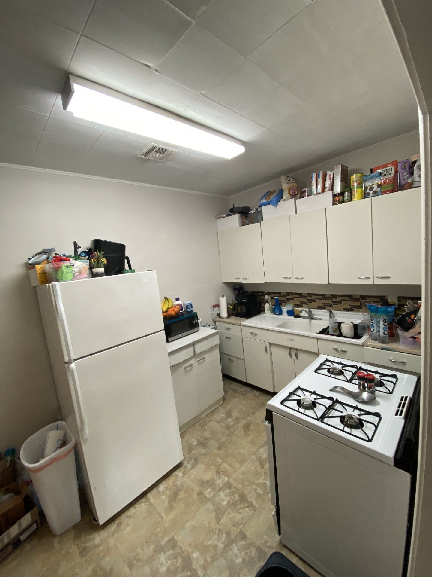 Lawrence Apartment: 738 1/2 Massachusetts