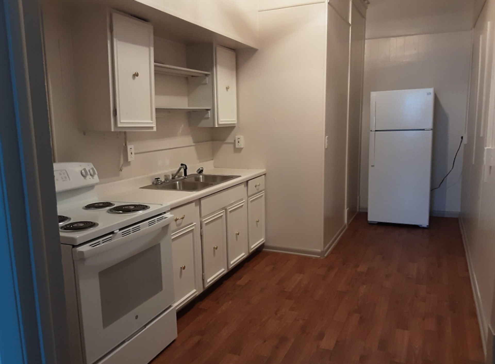 Lawrence Apartment: 847 1/2 Massachusetts