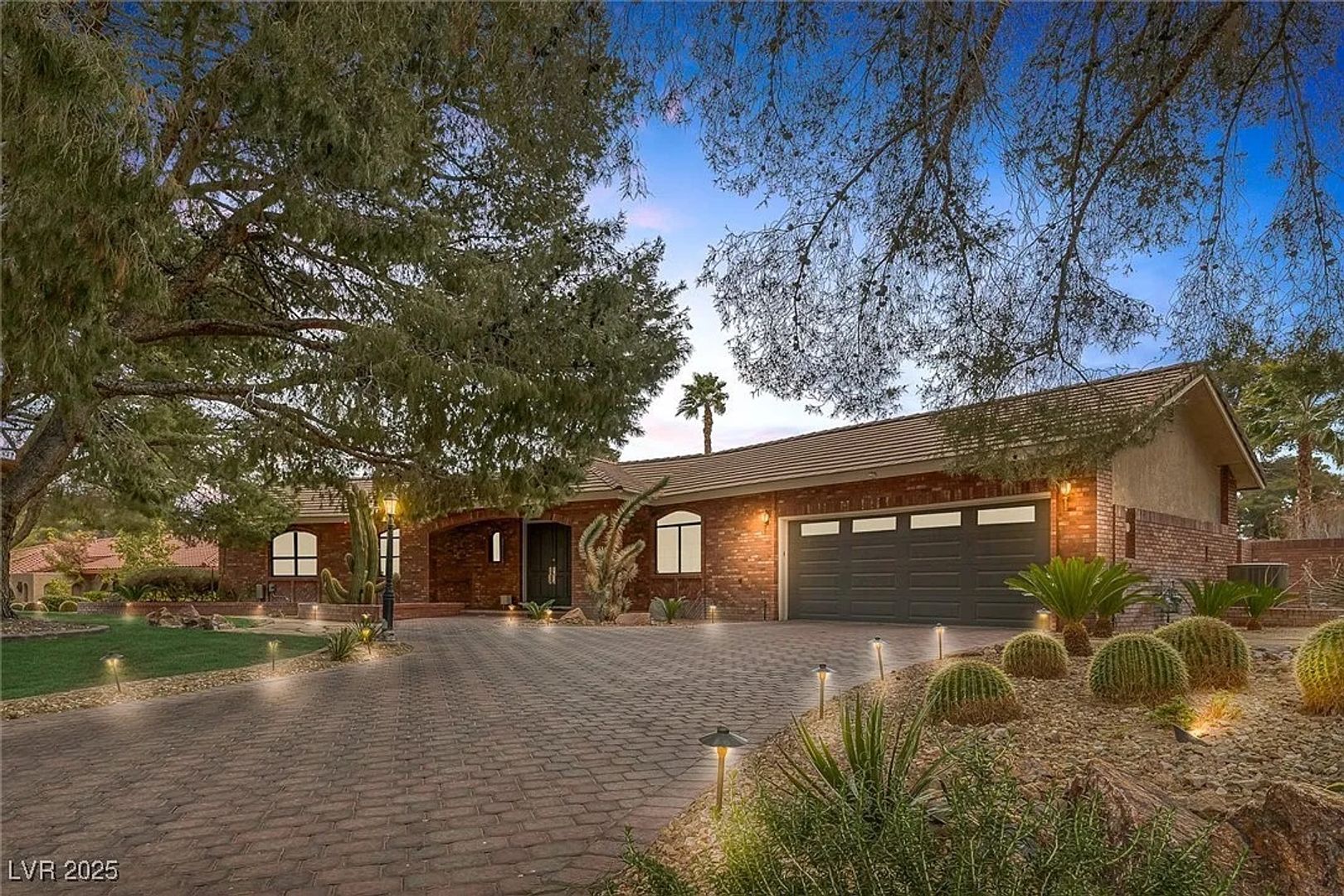 Henderson House: 9 Quail Run Rd