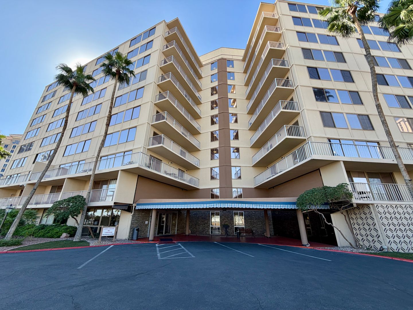 Las Vegas Condo: 205 E Harmon Avenue