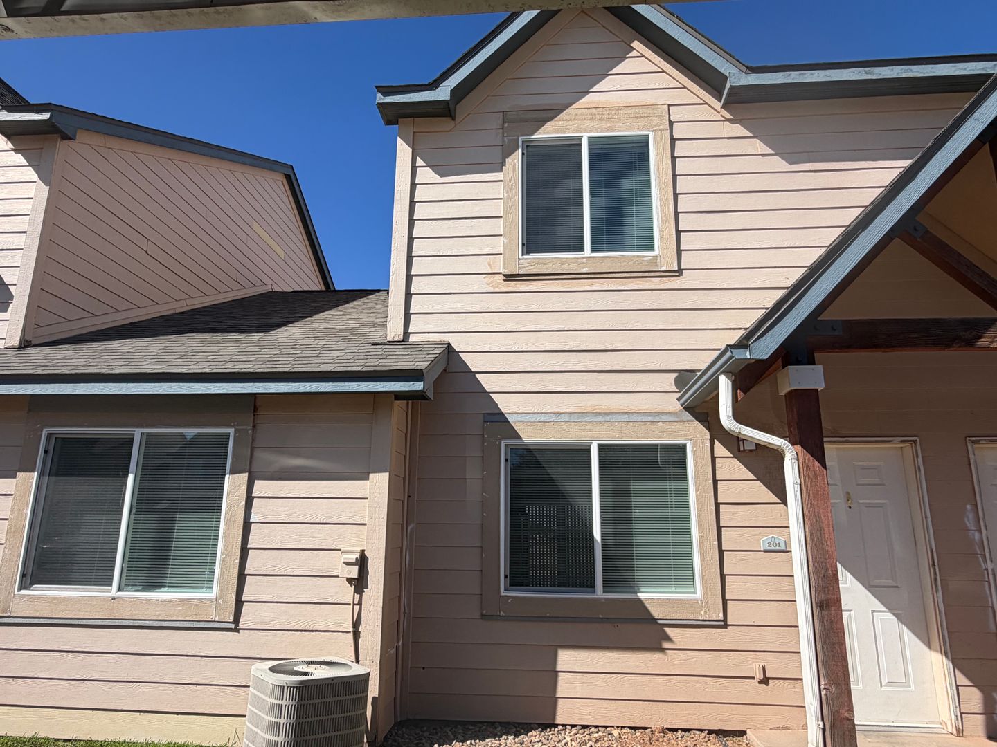 Clovis Apartment: 3205 N. Main Street