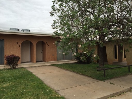 GREAT ONE BEDROOM IN EAST CLOVIS