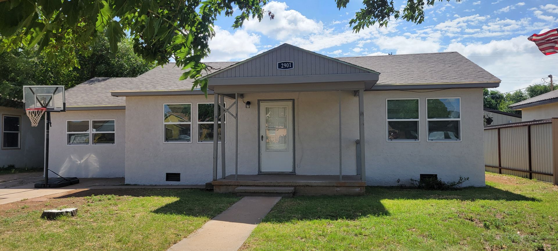 Clovis House: 2901 Wallace St.