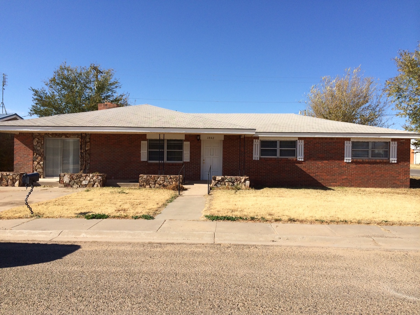 Portales House: 1802 S. Avenue A