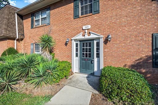Super cute 1-bed, 1-bath condo unit in Hunting Ridge of Charlotte! – photo 1