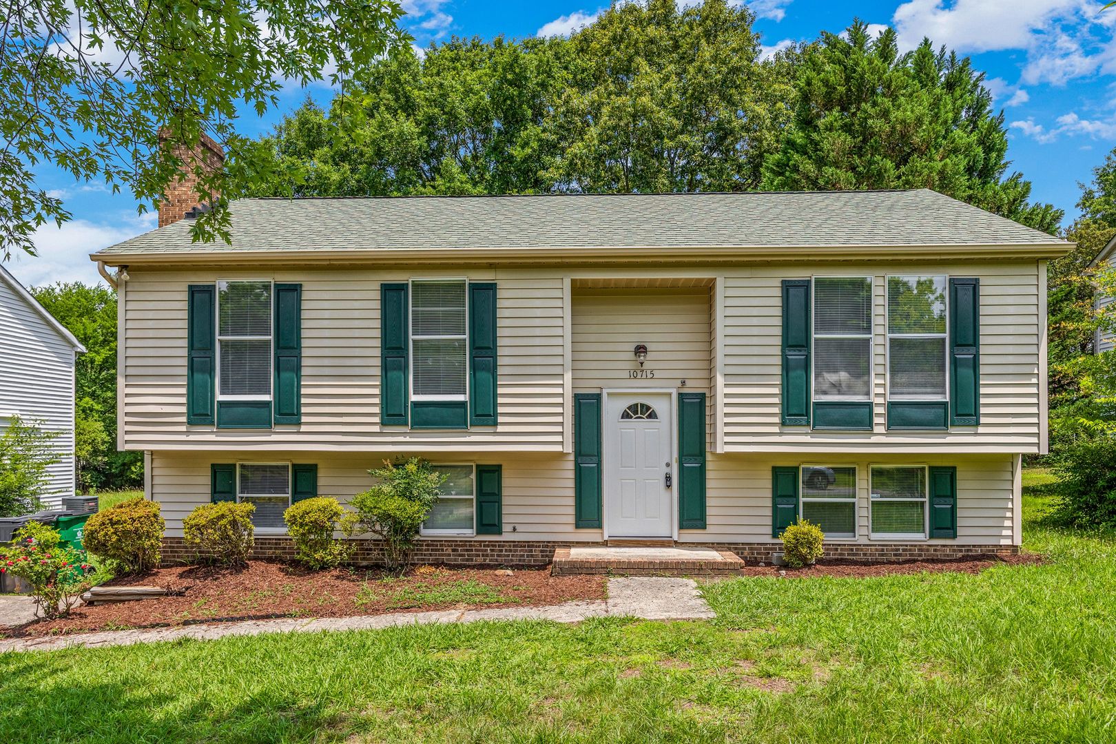 Charlotte House: 10715 Derry Drive