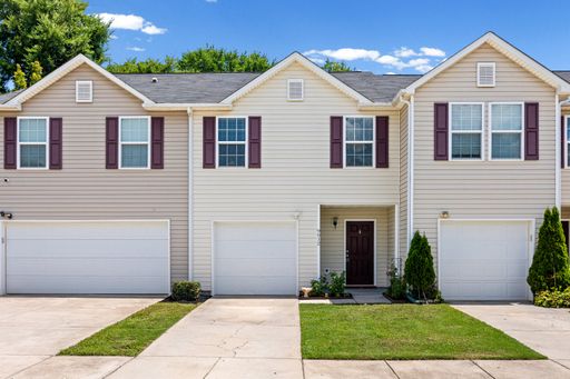 Beautiful 3-bed, 2.5 bath townhome in Catawba River Plantation of Charlotte! – photo 1