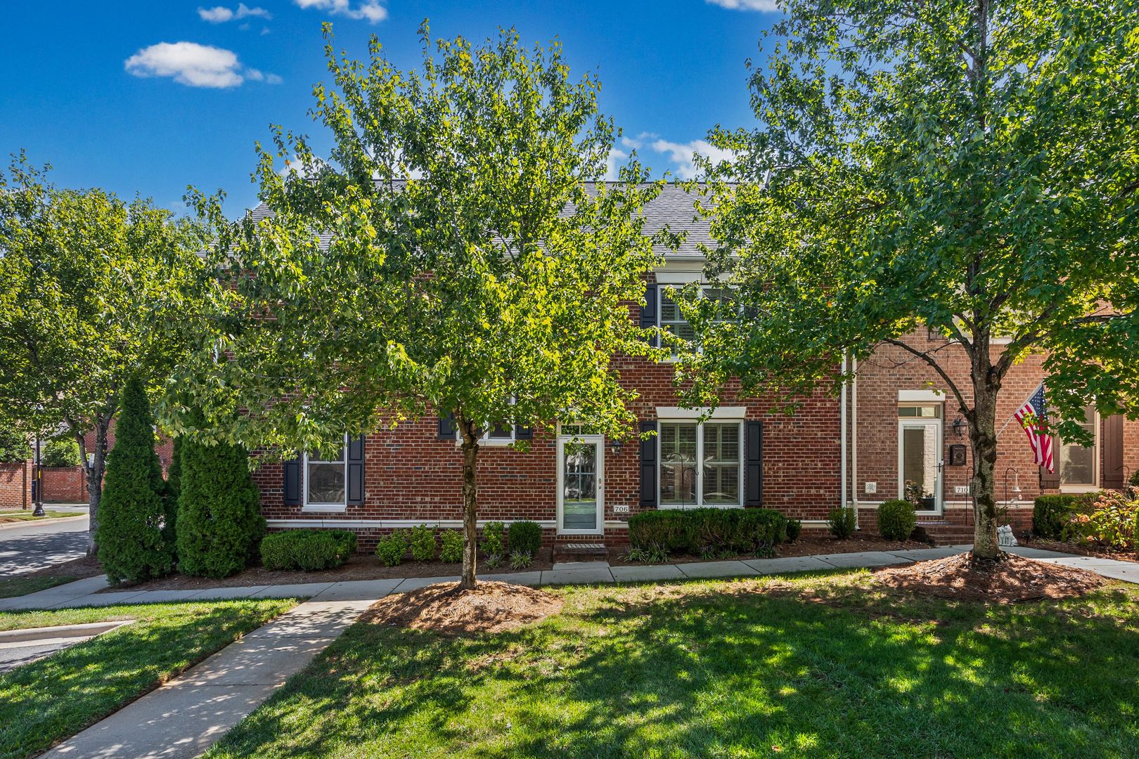 Belmont Townhome: 706 Kingsley Way