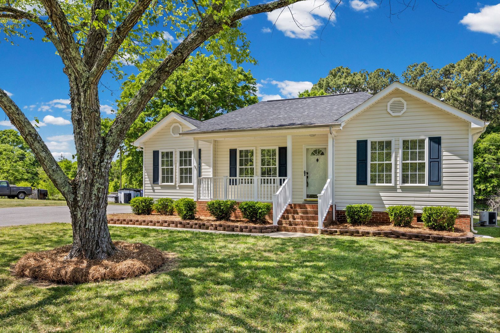 Clover House: 425 Griggs Rd.