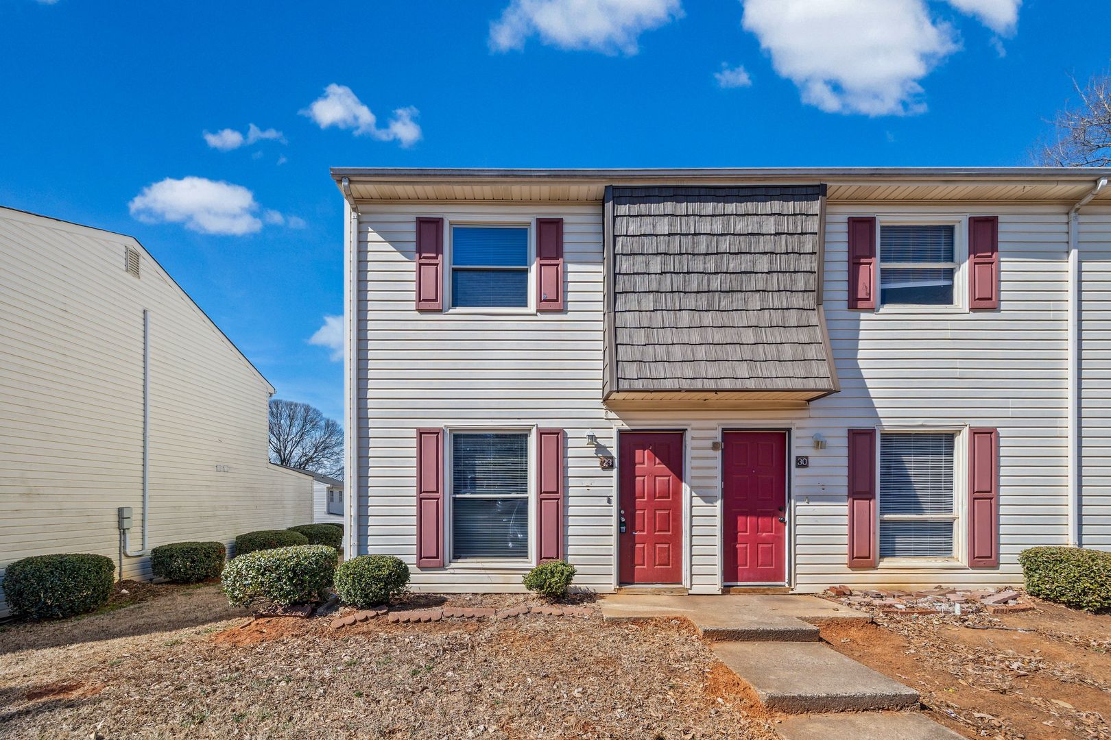Charlotte Townhome: 7906 Oak Meadow Ct. #29