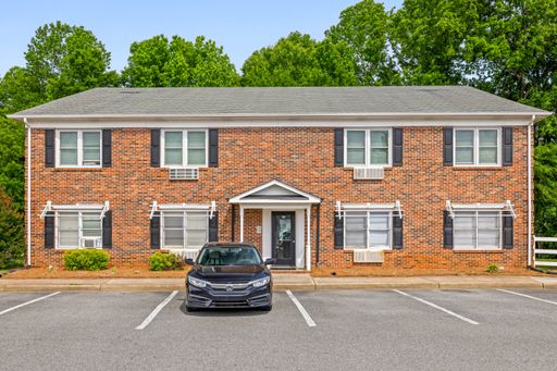 Super cute 1-bed, 1-bath, condo in Gastonia at Pickwyck Place near Hang Time Golf! – photo 1