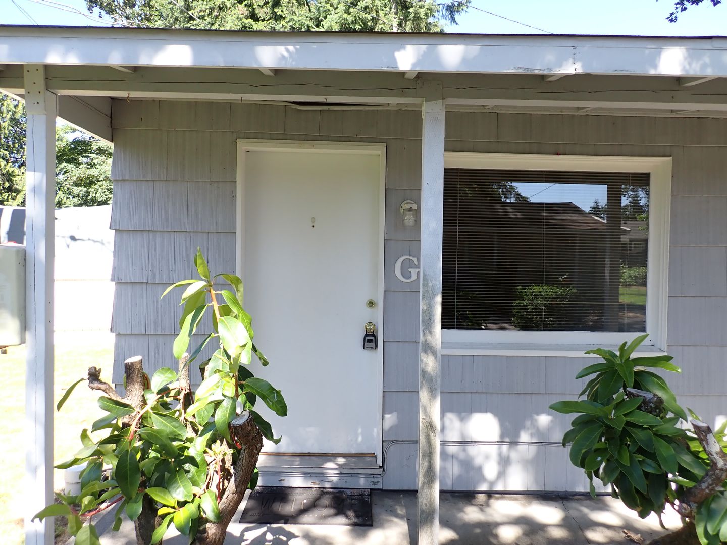 Lakewood Apartment: 6412 Lake Grove St. SW.