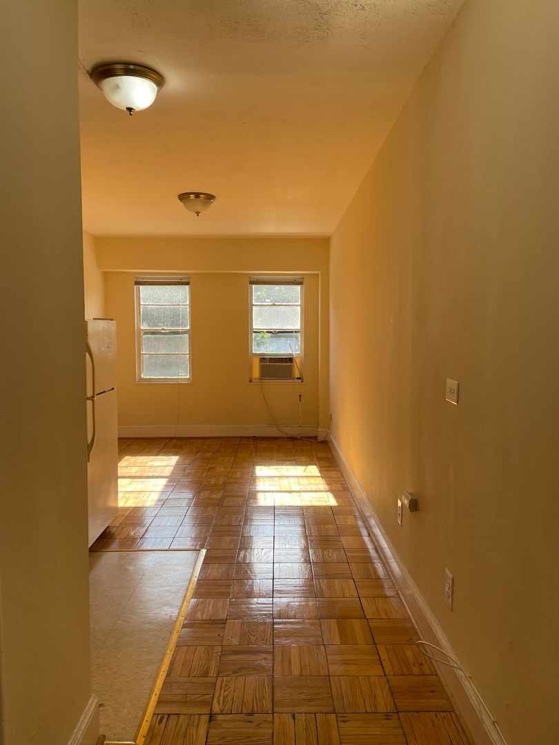 Washington Apartment: 2501 Q Street