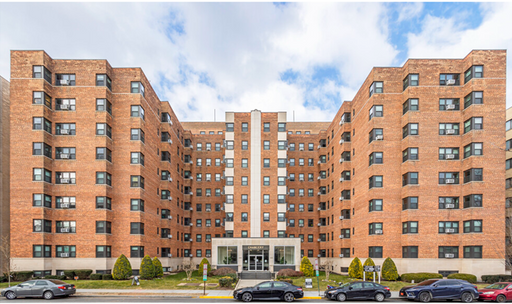 Amazing Studio Apartment Located across Form The National Cathedral – photo 1