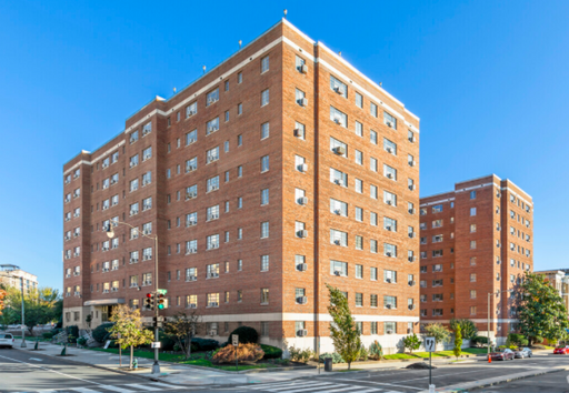One Bedroom Apartment in Charming Dupont Circle – photo 1