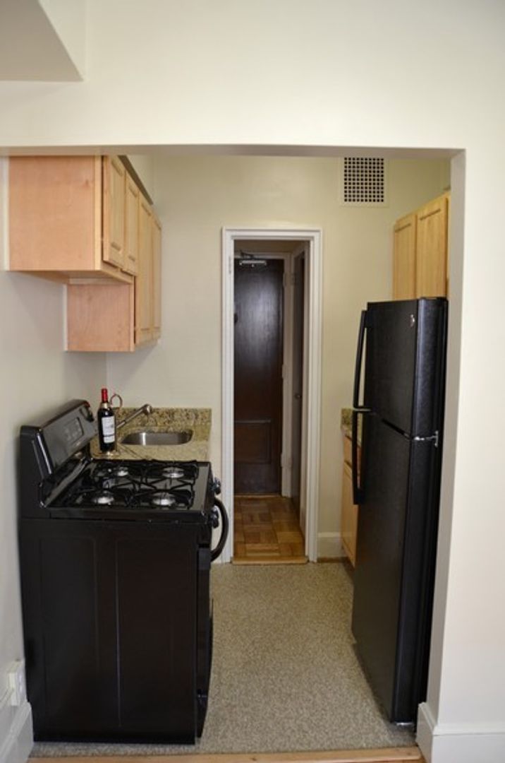 Washington Apartment: 3130 Wisconsin Avenue