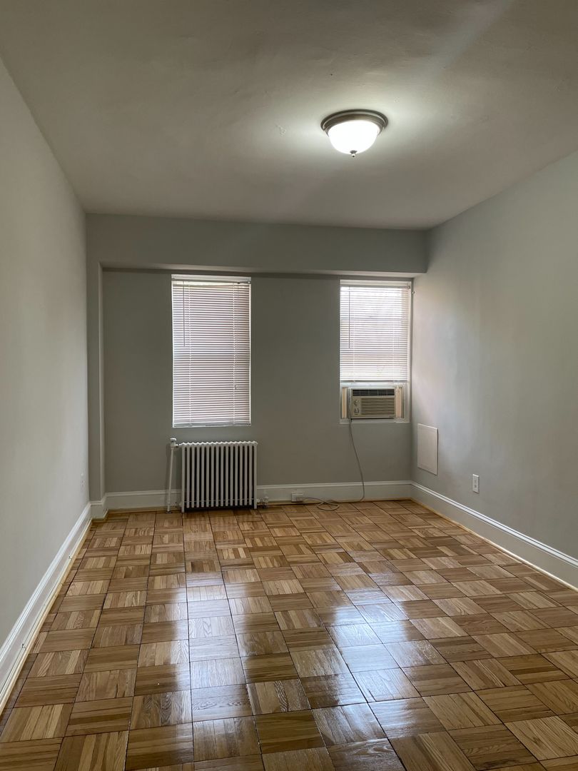 Washington Apartment: 2501 Q Street