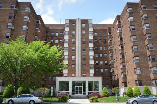 Amazing Studio Apartment Located across Form The National Cathedral – photo 1