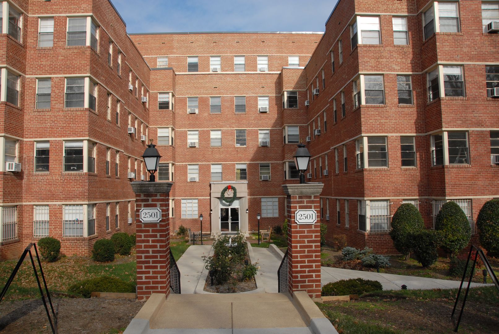 Washington Apartment: 2501 Q Street