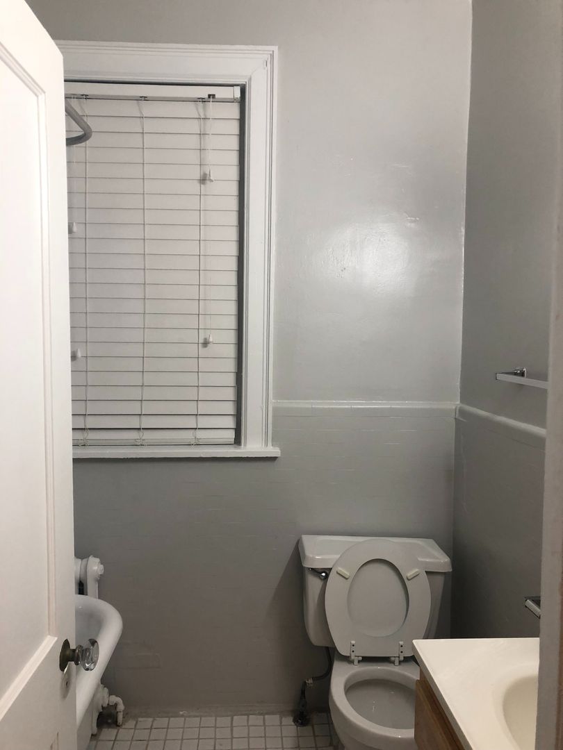 Washington Apartment: 1809 20th Street