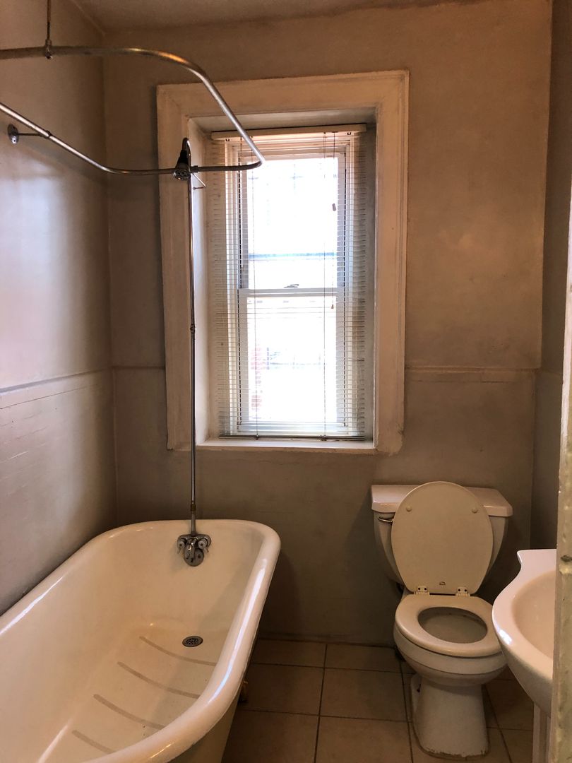 Washington Apartment: 1809 20th Street