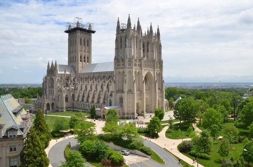 An amazing one bedroom apt, located across from the National Cathedral – photo 1