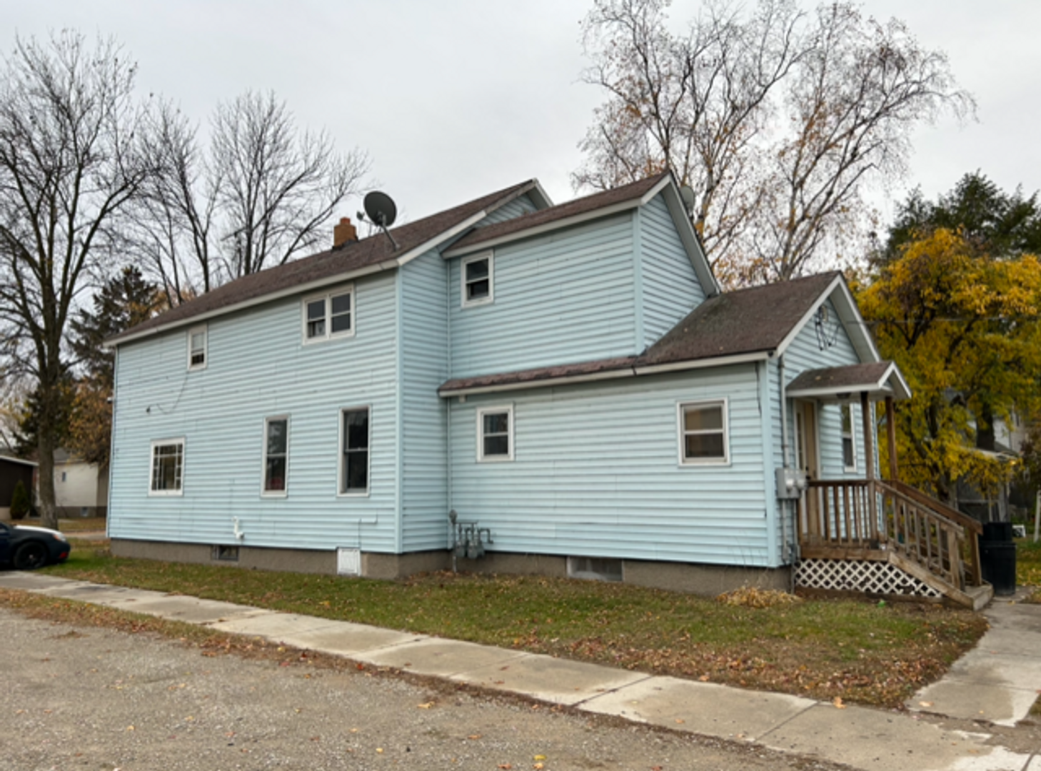 Marinette Apartment: 802 Terrace Ave