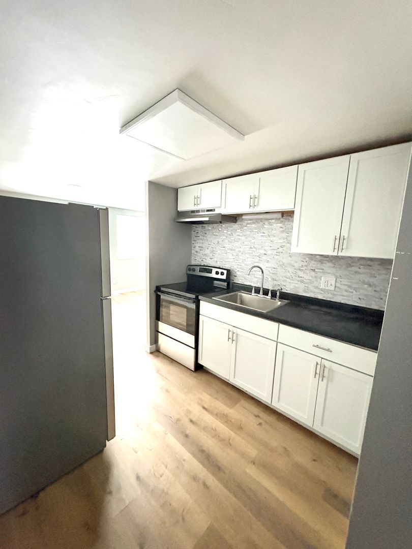 Oconto Apartment: 194 lindsey ave