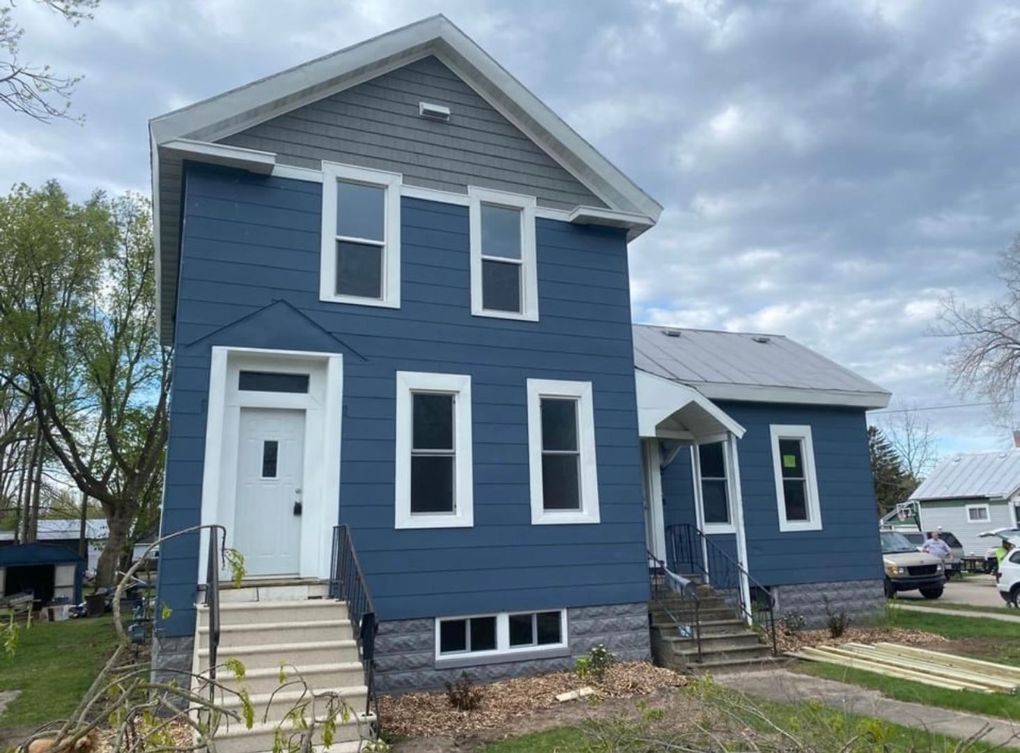 Oconto Apartment: 201 Elm Street