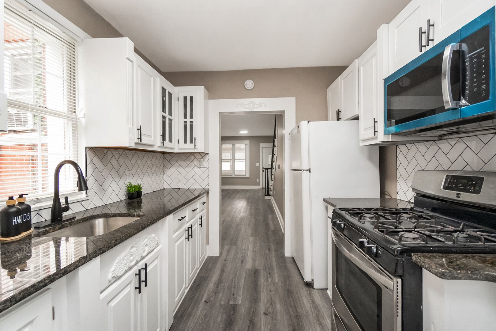 Bethlehem House: 657 Lamb St