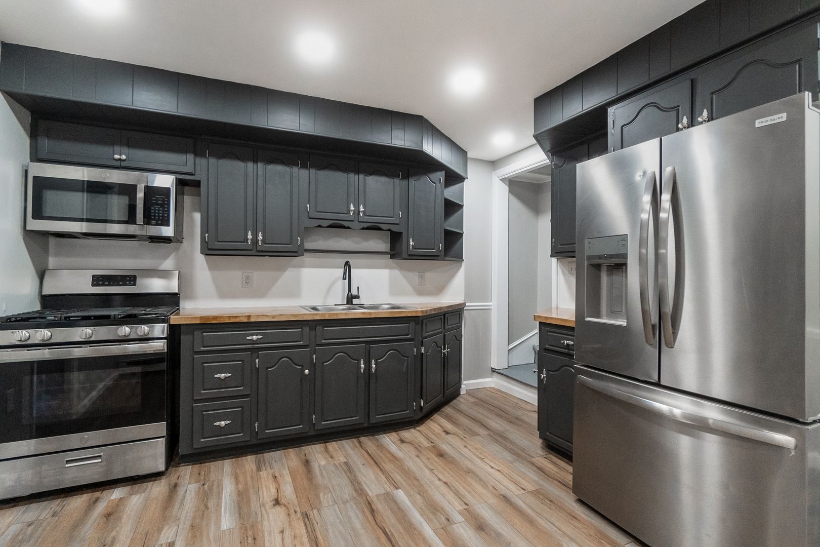 Freemansburg Apartment: 137-139 Main St.